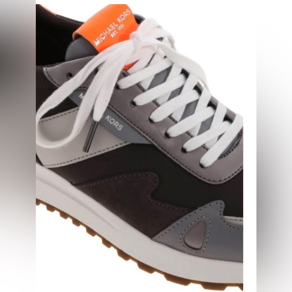 MICHAEL KORS
Miles sneakers in anthracite color pre-use no box . Like New - Picture 3 of 6